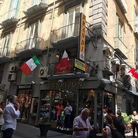 Chiaia 216 Bed & Breakfast 2*