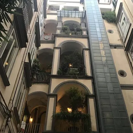 基亚亚216住宿加早餐旅馆 2*