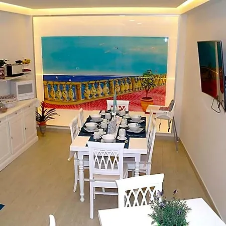 Oda ve Kahvaltı Chiaia 216