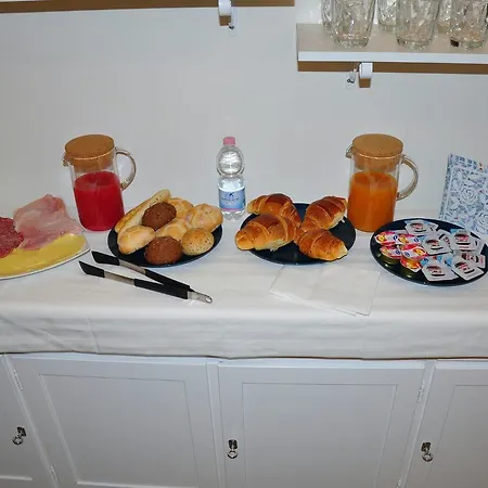 Chiaia 216 Bed & Breakfast 4*