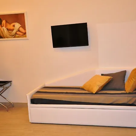Chiaia 216 2* Nápoly