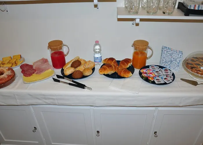 Chiaia 216 Bed & Breakfast 4*