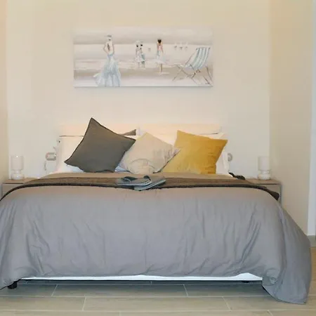 Chiaia 216 Bed & Breakfast 4*