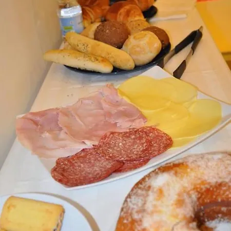 Chiaia 216 Bed & Breakfast 4*